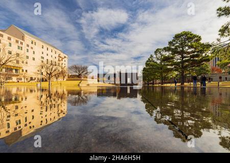 Oklahoma, DEZ 9 2021 - Sonnenansicht des Oklahoma City National Memorial and Museum Stockfoto