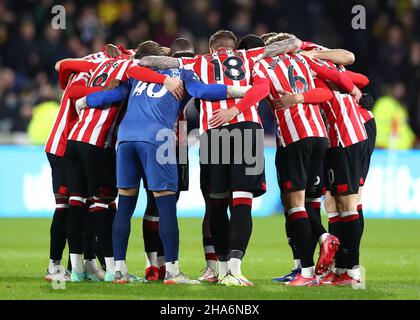 London, England, 10th. Dezember 2021. Die Mannschaft von Brentford hat sich vor dem Spiel der Premier League im Brentford Community Stadium, London, gequatscht. Bildnachweis sollte lauten: Jacques Feeney / Sportimage Kredit: Sportimage/Alamy Live News Stockfoto