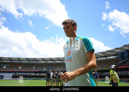 Brisbane, Großbritannien. 11th Dez 2021. Pat Cummins aus Australien spazierend nach dem ersten Test auf der Gabba in Brisbane, Großbritannien am 12/11/2021. (Foto von Patrick Hoelscher/News Images/Sipa USA) Quelle: SIPA USA/Alamy Live News Stockfoto