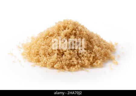 Nahaufnahme von braunem Zucker auf weißem Hintergrund Stockfoto