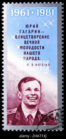 MOSKAU, RUSSLAND - 4. NOVEMBER 2021: Die in der Sowjetunion gedruckte Briefmarke zeigt den Tag der Kosmonauten, 1981 - Sergei Korolev, 20th. Jahrestag des Ersten Manns Stockfoto
