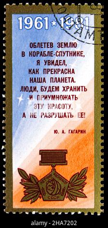 MOSKAU, RUSSLAND - 4. NOVEMBER 2021: Die in der Sowjetunion gedruckte Briefmarke zeigt den Tag der Kosmonauten, 1981 - Juri Gagarin, 20th. Jahrestag der ersten bemannten Marke Stockfoto