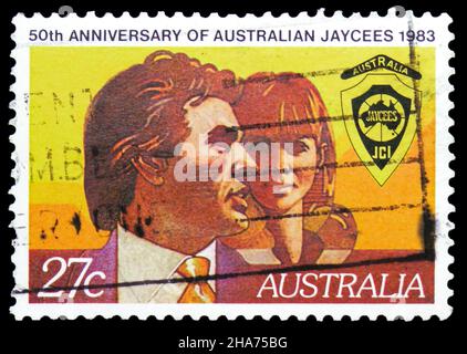 MOSKAU, RUSSLAND - 8. NOVEMBER 2021: In Australien gedruckte Briefmarke zum 50th. Jahrestag der australischen Jaycees, um 1983 Stockfoto