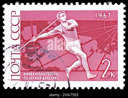 MOSKAU, RUSSLAND - 8. NOVEMBER 2021: Briefmarke gedruckt in der Sowjetunion zeigt Europa Cup Athletics Games, 1967, Kiew - Javelin, International Sports Stockfoto