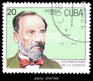 MOSKAU, RUSSLAND - 8. NOVEMBER 2021: Die in Kuba gedruckte Briefmarke zeigt Louis Pasteur, Scientists Serie, um 1993 Stockfoto