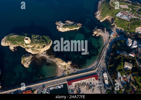 Drohnenschießen das Schloss sile und seine Umgebung, sile, istanbul, türkei Stockfoto