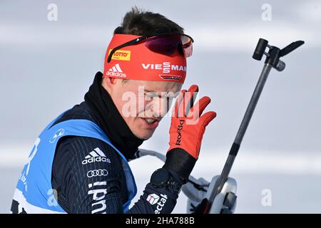 Philipp HORN (GER), auf dem Schießstand, Geste, Aktion, Einzelbild, getrimmtes Einzelmotiv, Portrait, Portrait, Portrait. IBU Biathlon Weltcup in Hochfilzen 10 km Sprint der Männer am 10th. Dezember 2021. In Hochfilzen / Pillersee, Saison 2021/21. Stockfoto