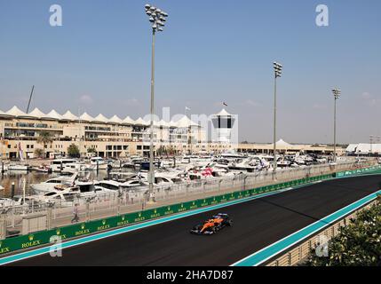 Abu Dhabi, VAE. 11th Dez 2021. Lando Norris (GBR) McLaren MCL35M. Abu Dhabi Grand Prix, Samstag, 11th. Dezember 2021. Yas Marina Circuit, Abu Dhabi, VAE. Quelle: James Moy/Alamy Live News Stockfoto
