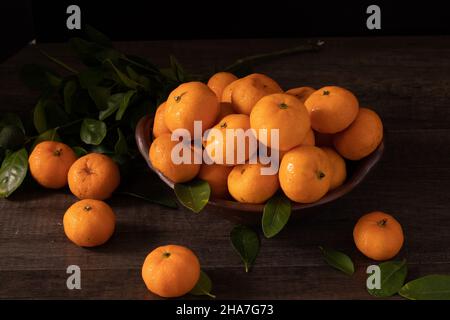 Baby Orange Santang Madu ist eine Art Orange aus China mit einem süßen Geschmack und verlockenden Aroma. Diese Frucht wird oft während des chinesischen Neujahrs ce verzehrt Stockfoto