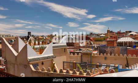 Marrakesch typische Dächer in der Altstadt Stockfoto