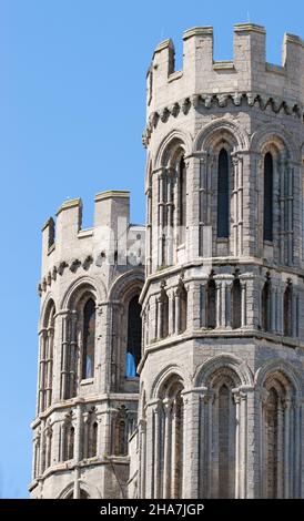 Detail von runden Türmchen auf dem Westturm der Ely Kathedrale im Cambridgeshire Fens UK Stockfoto