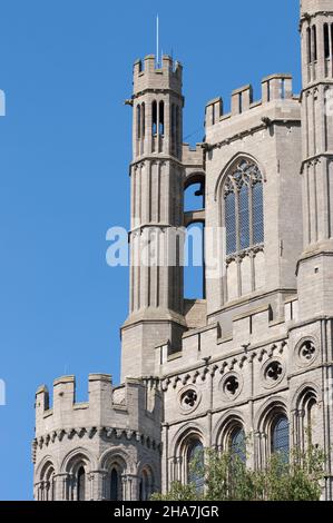 Detail von runden Türmchen auf dem Westturm der Ely Kathedrale im Cambridgeshire Fens UK Stockfoto