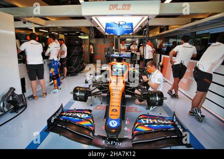 Abu Dhabi, Abu Dhabi. 11th Dez 2021. Daniel Ricciardo (AUS) McLaren MCL35M. 11.12.2021. Formel 1 Weltmeisterschaft, Rd 22, Abu Dhabi Grand Prix, Yas Marina Circuit, Abu Dhabi, Qualifying Day. Bildnachweis sollte lauten: XPB/Press Association Images. Quelle: XPB Images Ltd/Alamy Live News Stockfoto