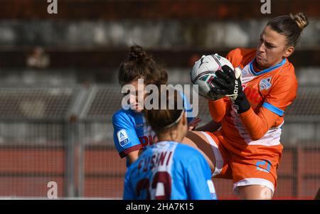 Pomigliano, Italien. 11th Dez 2021. Sara Cetinja (21) Pomigliano Calcio Femminile während der italienischen Fußballseria Ein Frauen-2021/2022-Spiel zwischen Pomigliano Femminile und Napoli Femminile am 11. Dezember 2021 im Stadion Ugo Gobbato in Pomigliano Italien Credit: Independent Photo Agency/Alamy Live News Stockfoto