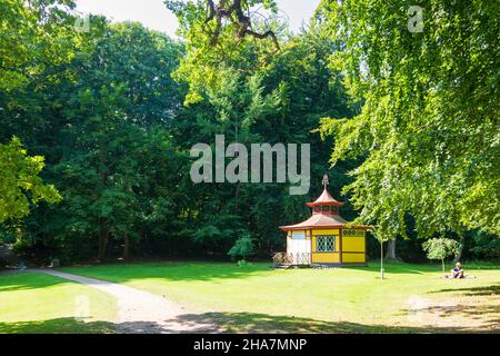 Vordingborg: Liselund Landschaftspark, Chinese Summerhouse, in Liselund, Moen, Dänemark Stockfoto