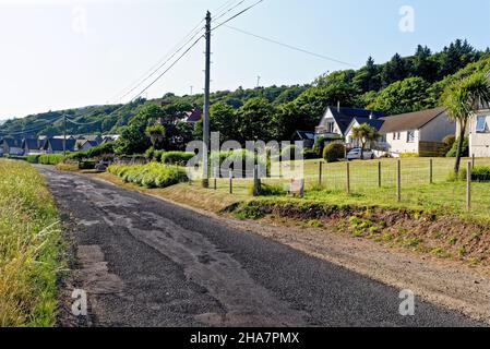 Reihenhäuser in Lamlash - Isle of Arran, North Ayrshire, Scotland, Vereinigtes Königreich - 21st. Juli 2021 Stockfoto