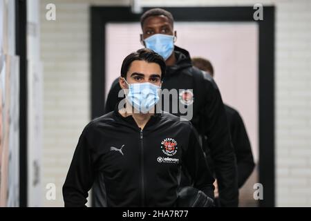 Derby, Großbritannien. 11th Dez 2021. Reece James #5 von Blackpool kommt am 12/11/2021 im Pride Park in Derby, Großbritannien an. (Foto von Mark Cosgrove/News Images/Sipa USA) Quelle: SIPA USA/Alamy Live News Stockfoto