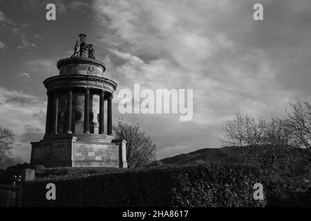 Burns Monument in Edinburgh die Hauptstadt Schottlands in Schwarz-Weiß Stockfoto