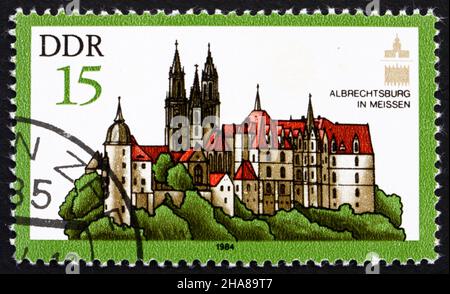 DDR - UM 1984: Eine in der DDR gedruckte Briefmarke zeigt Schloss Albrecht, Meißen, Deutschland, um 1984 Stockfoto