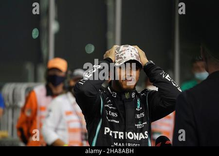 Abu Dhabi, VAE. 11th Dez 2021. 11th. Dezember 2021, Yas Marina Circuit, Abu Dhabi, FORMEL 1 ETIHAD AIRWAYS ABU DHABI GRAND PRIX 2021, im Bild Lewis Hamilton (GBR), Mercedes-AMG Petronas Formula One Team Credit: dpa picture Alliance/Alamy Live News Stockfoto
