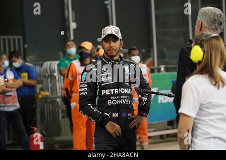 Abu Dhabi, VAE. 11th Dez 2021. 11th. Dezember 2021, Yas Marina Circuit, Abu Dhabi, FORMEL 1 ETIHAD AIRWAYS ABU DHABI GRAND PRIX 2021, im Bild Lewis Hamilton (GBR), Mercedes-AMG Petronas Formula One Team Credit: dpa picture Alliance/Alamy Live News Stockfoto
