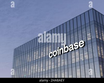 New York, Usa. 21. November 2021, nur redaktionelle Verwendung, 3D CGI. Coinbase-Beschriftungen auf dem Glasgebäude. Arbeitsplatz Kryptowährung Excha Stockfoto