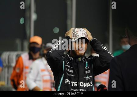 Abu Dhabi, VAE. 11th Dez 2021. 11th. Dezember 2021, Yas Marina Circuit, Abu Dhabi, FORMEL 1 ETIHAD AIRWAYS ABU DHABI GRAND PRIX 2021, im Bild Lewis Hamilton (GBR), Mercedes-AMG Petronas Formula One Team Stockfoto