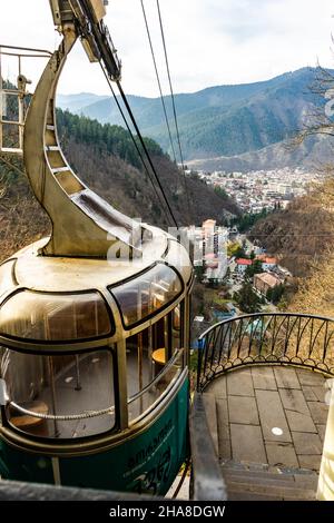 Berühmter Park in City-Resort mit Mineralwasser Quellen Borjomi in den Bergen von Georgien Stockfoto