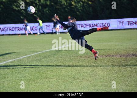 Verona, Italien. 11th Dez 2021. Fanny Keizer (Verona) während Hellas Verona Women vs UC Sampdoria, Italienischer Fußball Serie A Frauenspiel in Verona, Italien, Dezember 11 2021 Credit: Independent Photo Agency/Alamy Live News Stockfoto