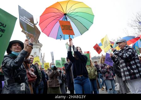 Versammlung der ökologischen Volksfront in Paris, um den Kandidaten der Union der Linken für das Präsidentenamt 2022 zu wählen und den Produktivisten zu verlassen Stockfoto