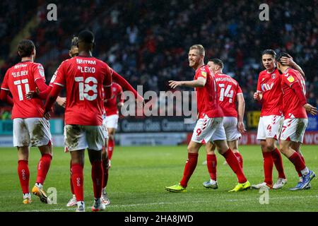 LONDON, GBR. DEZ 11th Conor Washington von Charlton Athletic feiert sein Tor während des Spiels der Sky Bet League 1 zwischen Charlton Athletic und Cambridge United am Samstag, dem 11th. Dezember 2021 im The Valley, London. (Kredit: Tom West | MI News) Kredit: MI Nachrichten & Sport /Alamy Live News Stockfoto