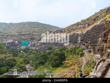 Ajanta Höhlen in Felsen gemacht Stockfoto