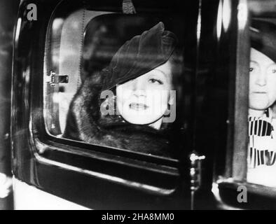 MARLENE DIETRICH hat 1933 ein Foto aus dem Autofenster in London gemacht Stockfoto