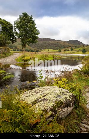 Großbritannien, Cumbria, Allerdale, Watendlath, ford über Watendlath Beck am Tarn Stockfoto