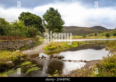 Großbritannien, Cumbria, Allerdale, Watendlath, ford über Watendlath Beck am Tarn Stockfoto