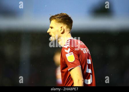 EnviroVent Stadium, Harrogate, England - 11th. Dezember 2021 Jon Guthrie (5) aus Northampton - während des Spiels Harrogate gegen Northampton, EFL League 2, 2021/22, im EnviroVent Stadium, Harrogate, England - 11th. Dezember 2021 Credit: Arthur Haigh/WhiteRoseFotos/Alamy Live News Stockfoto