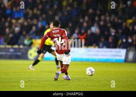 EnviroVent Stadium, Harrogate, England - 11th. Dezember 2021 Ali Koiki (14) von Northampton - während des Spiels Harrogate gegen Northampton, EFL League 2, 2021/22, im EnviroVent Stadium, Harrogate, England - 11th. Dezember 2021 Credit: Arthur Haigh/WhiteRoseFotos/Alamy Live News Stockfoto