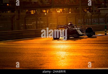 Abu Dhabi, Vereinigte Arabische Emirate. 11th Dez 2021. # 18 Lance Stroll (CAN, Aston Martin Cognizant F1 Team), F1 Grand Prix von Abu Dhabi auf dem Yas Marina Circuit am 11. Dezember 2021 in Abu Dhabi, Vereinigte Arabische Emirate. (Foto von HOCH ZWEI) Quelle: dpa/Alamy Live News Stockfoto