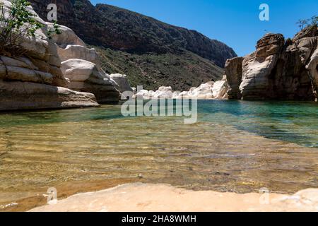 Schöner Ort zum Schwimmen in der Schlucht der Insel Socotra, Jemen, 20. Oktober 2021. (CTK Photo/Ondrej Zaruba) Stockfoto