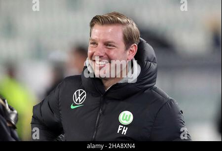 Wolfsburg, Deutschland. 11th Dez, 2021. firo 1st Bundesliga. 2021/2022 Fußball: Fuvuball: 11.12.2021 VfL Wolfsburg - VfB Stuttgart VfL-Trainer Florian Kohfeldt, lacht, lacht, Quelle: dpa/Alamy Live News Stockfoto