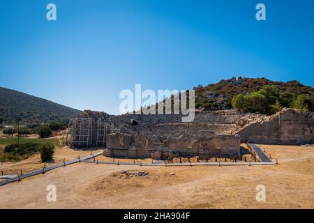 Patara, antike archäologische Stätte in der Türkei und ihr Amphitheater. Ruinen der alten lykischen Stadt Patara, der Hauptstadt der Lycia League Stockfoto
