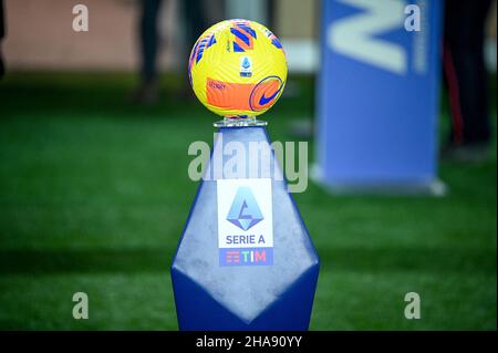 Udine, Italien. 11th Dez 2021. Offizielle Serie A Ball während Udinese Calcio vs AC Mailand, italienischer Fußball Serie A Spiel in Udine, Italien, Dezember 11 2021 Kredit: Unabhängige Fotoagentur/Alamy Live News Stockfoto