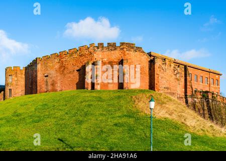 Die Ruinen von Chester Castle befinden sich in der Stadt Chester, Cheshire, Großbritannien Stockfoto