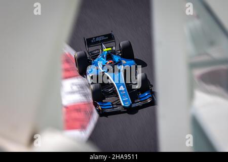 04 Drugovich Felike (BRA), UNI-Virtuosi Racing, Dallara F2, Aktion während des 8th. Laufs der FIA Formel-2-Meisterschaft 2021 vom 10. Bis 12. Dezember 2021 auf dem Yas Marina Circuit, auf der Insel Yas, Abu Dhabi - Foto: Diederik Van der Laan/DPPI/LiveMedia Stockfoto