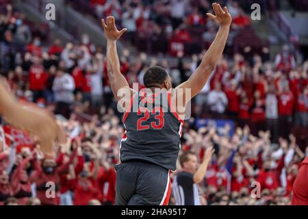 Columbus, Ohio, USA. 11th Dez 2021. Ohio State Buckeys Stürmer Zed Key (23) feiert seinen Dunk während des Spiels zwischen den Wisconsin Dachsen und den Ohio State Buckeys in der Value City Arena, Columbus, Ohio. (Bild: © Scott Stuart/ZUMA Press Wire) Bild: ZUMA Press, Inc./Alamy Live News Stockfoto