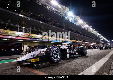 10 Pourchaire Theo (Fra), ART Grand Prix, Dallara F2, Aktion während des 8th. Rundes der FIA Formel 2 Meisterschaft 2021 vom 10. Bis 12. Dezember 2021 auf dem Yas Marina Circuit, auf Yas Island, Abu Dhabi - Foto: Sebastian Rozendaal/DPPI/LiveMedia Stockfoto