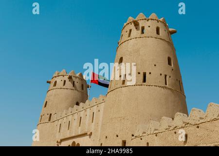 Außen- und Eingangstor des Al Jahili Fort in Al Ain, Abu Dhabi, Vereinigte Arabische Emirate, Arabien Stockfoto