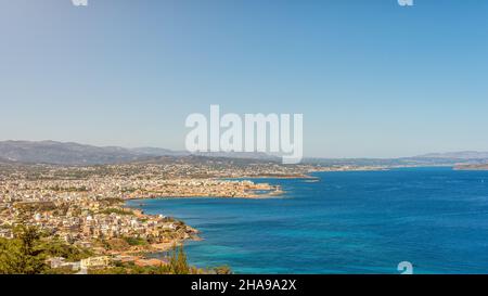 Luftaufnahme der Stadt Chania mit altem Hafen auf der Insel Kreta, Griechenland. Stockfoto