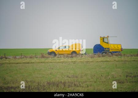 Skylaunch-Seilwinde-Startsystem wird am Ende einer Airfeld-Start- und Landebahn, Wiltshire UK, abgeschleppt Stockfoto