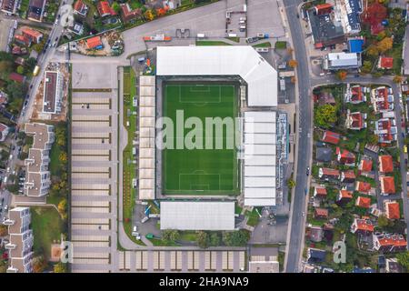 Luftaufnahme über den Sportpark Ronhof Thomas Sommer, Heimstadion des Fußball-Bundesligisten SpVgg Greuther Fürth. Deutschland - Oktober 2021 Stockfoto